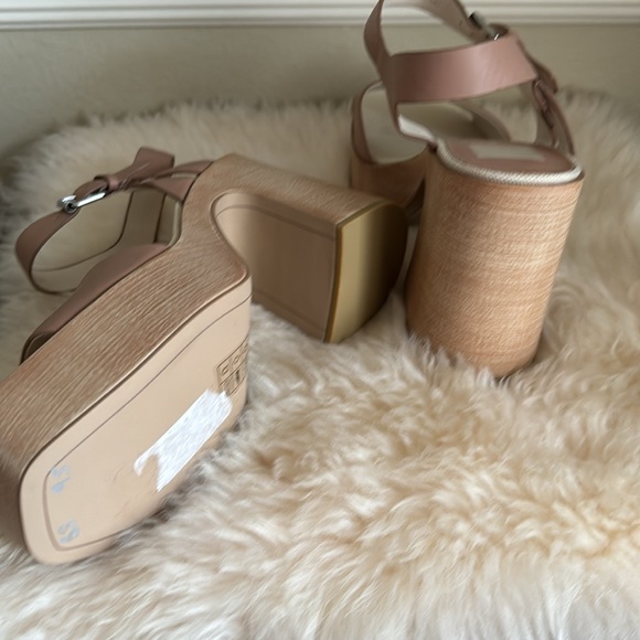 Dolce Vita Wallis Platform Sandal - Picture 3 of 3